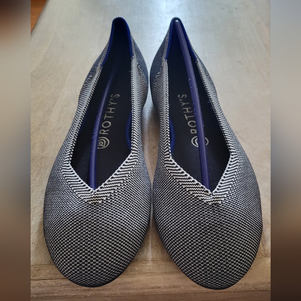 Rothy's Grey & White V‑Neck Knit Flats with Blue Trim- Grey Birdseye